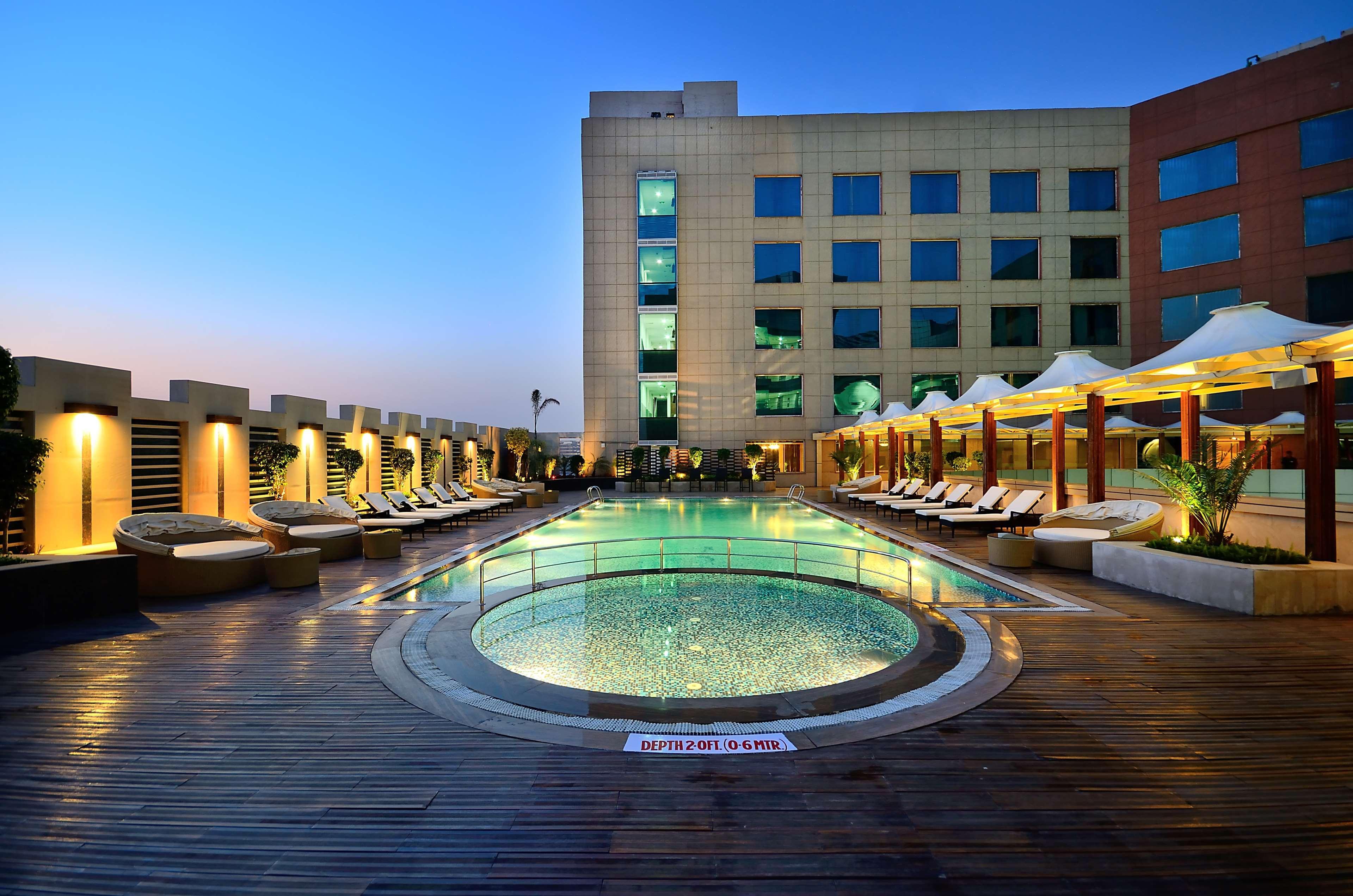 Radisson Blu Kaushambi Delhi Ncr Hotel Ghaziabad Exterior photo